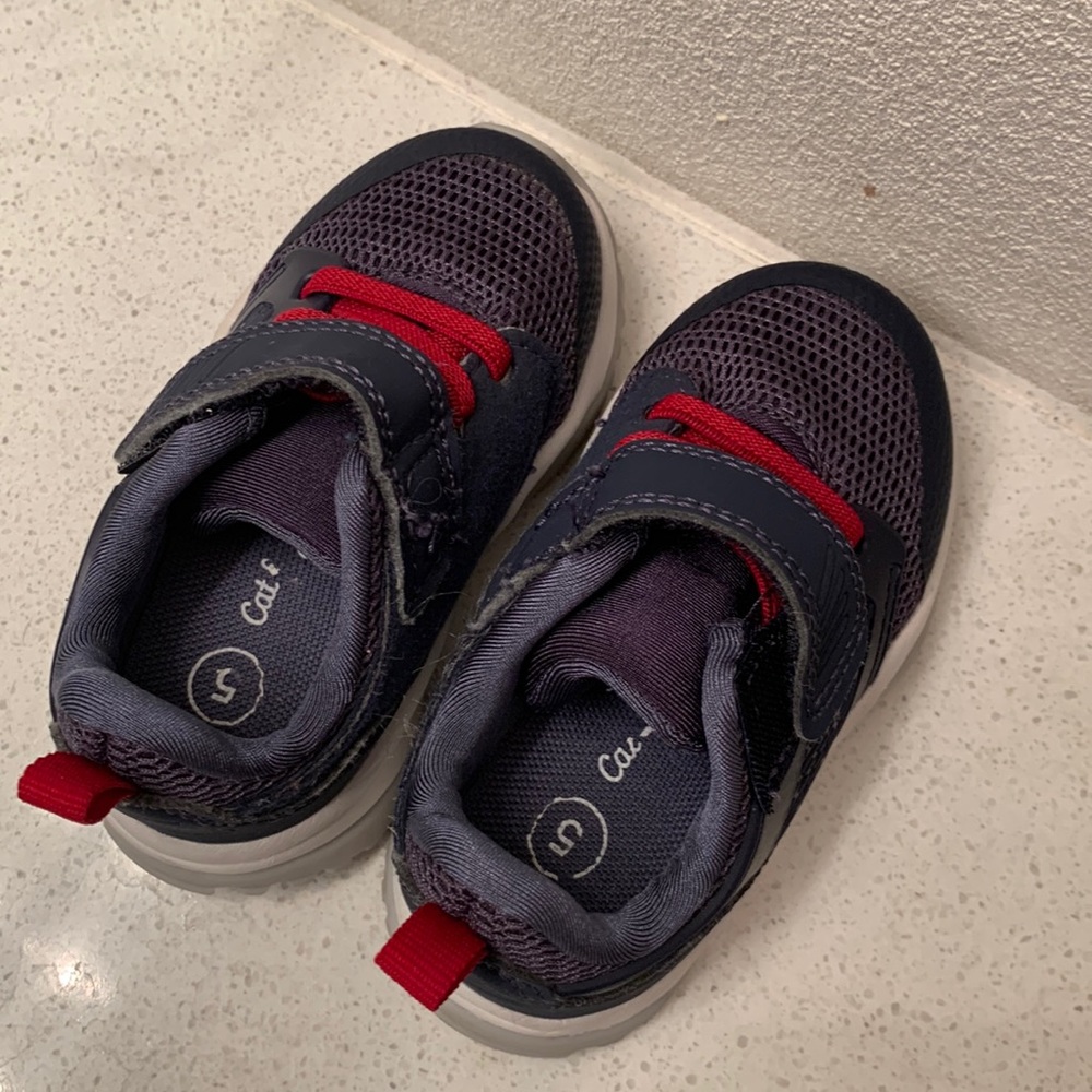 🌺 Cat and Jack Athletic Shoes for infant baby boys. Size 5.